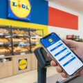 Application Lidl Plus sur smartphone avec coupons de réduction activés.